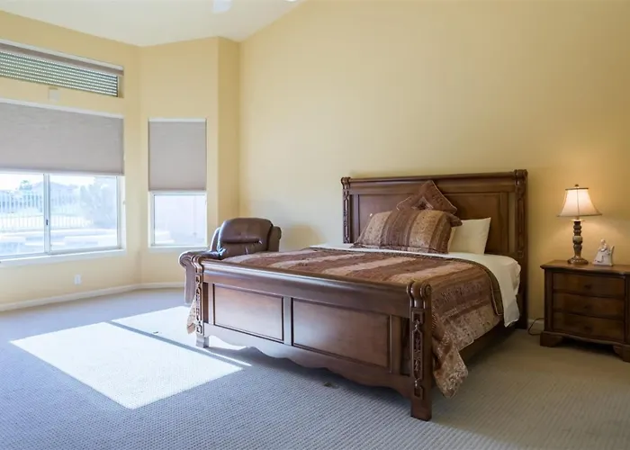 Dom wakacyjny Spacious Golf Course House With Pool Heater,