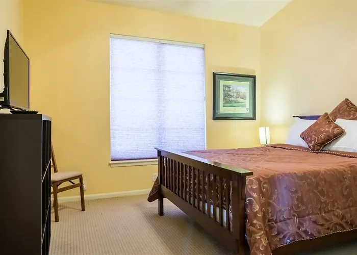 Dom wakacyjny Spacious Golf Course House With Pool Heater, Goodyear