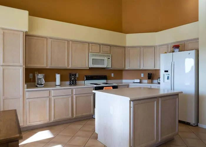 Dom wakacyjny Spacious Golf Course House With Pool Heater,