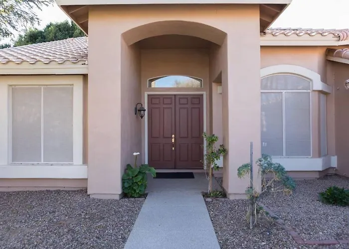 Spacious Golf Course House With Pool Heater,