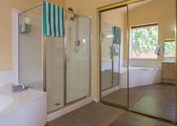 Dom wakacyjny Spacious Golf Course House With Pool Heater, *
