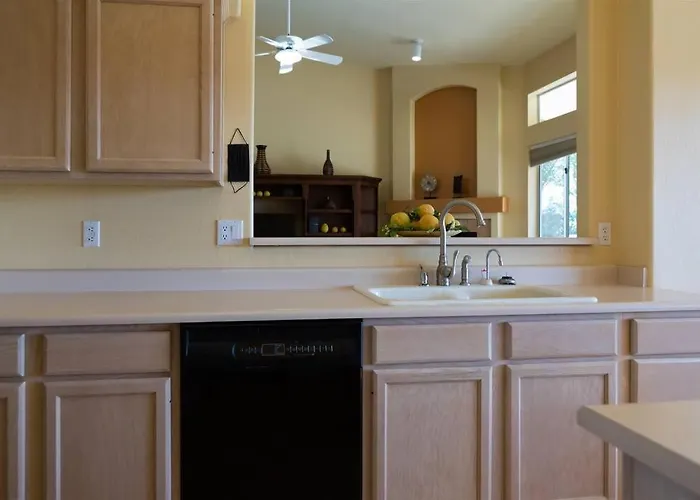 Spacious Golf Course House With Pool Heater, * Goodyear